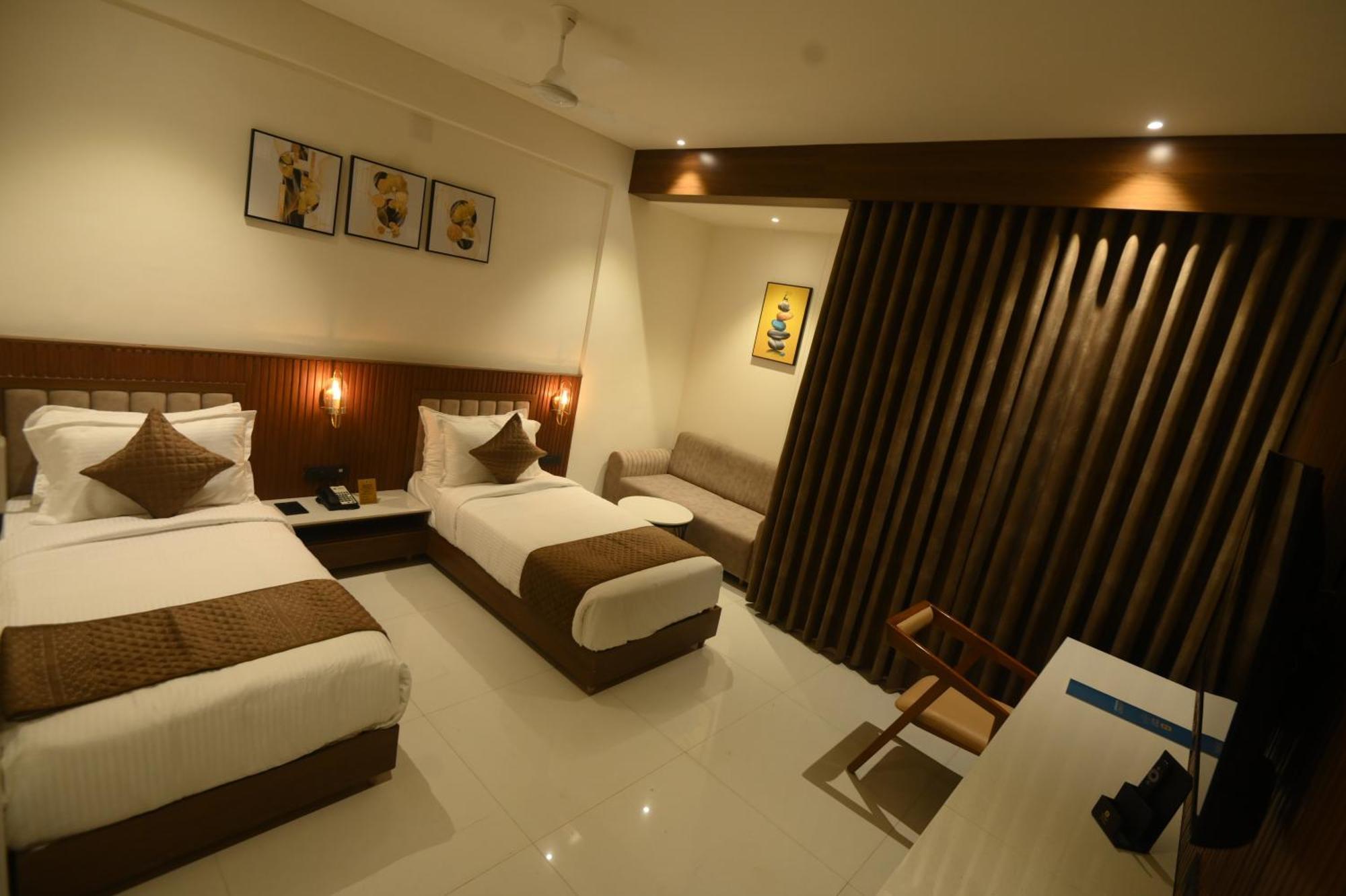 Kings Kraft Tremezzo Inn, Somnath Exterior photo