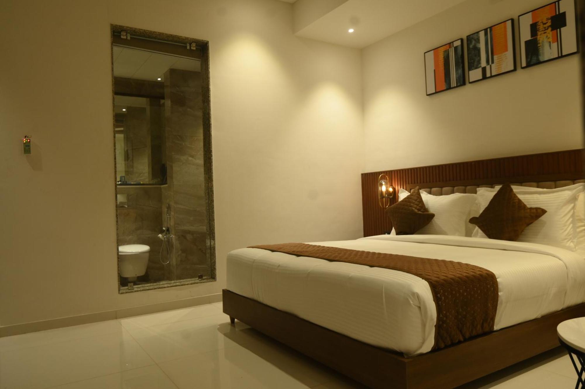 Kings Kraft Tremezzo Inn, Somnath Exterior photo