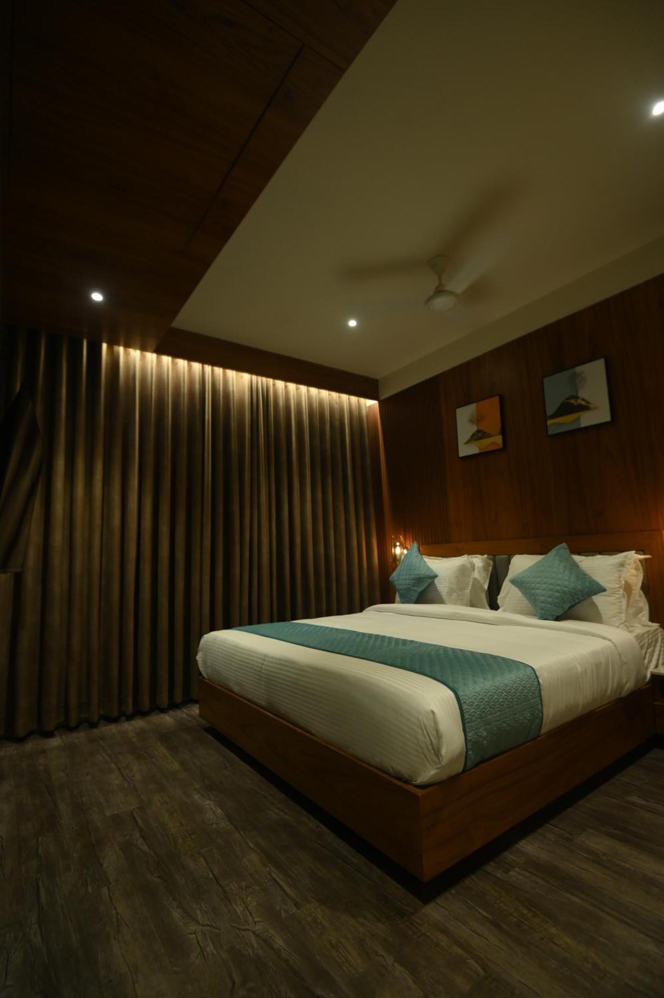 Kings Kraft Tremezzo Inn, Somnath Exterior photo