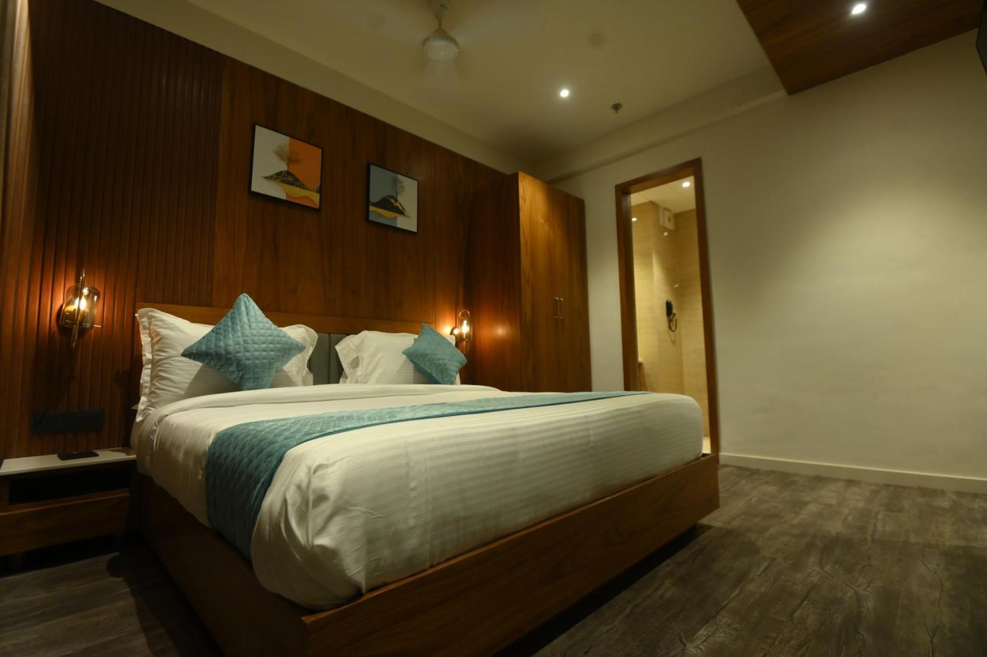 Kings Kraft Tremezzo Inn, Somnath Exterior photo
