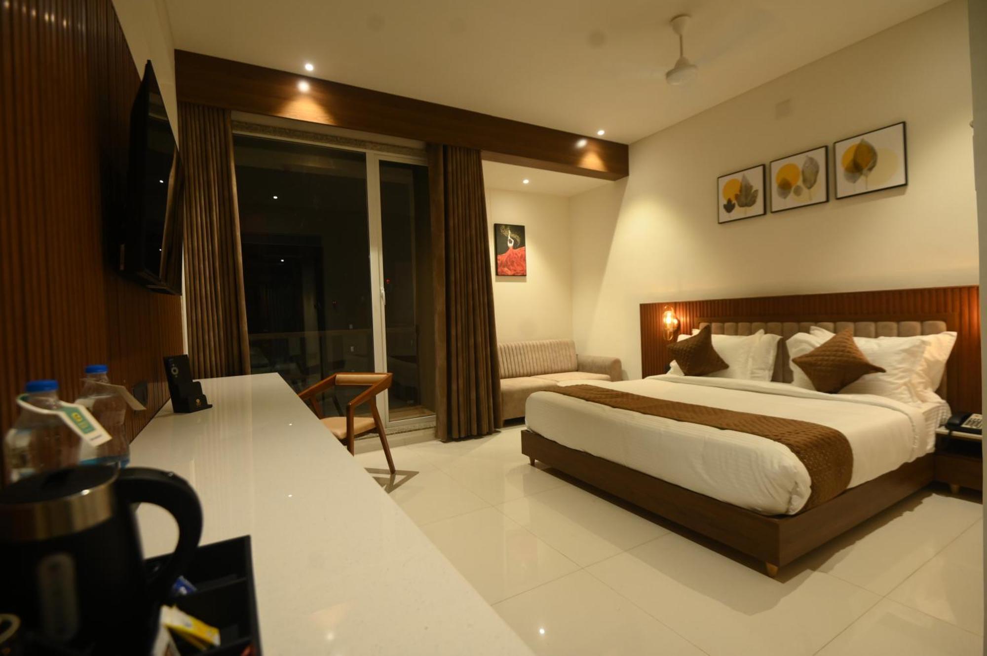 Kings Kraft Tremezzo Inn, Somnath Exterior photo